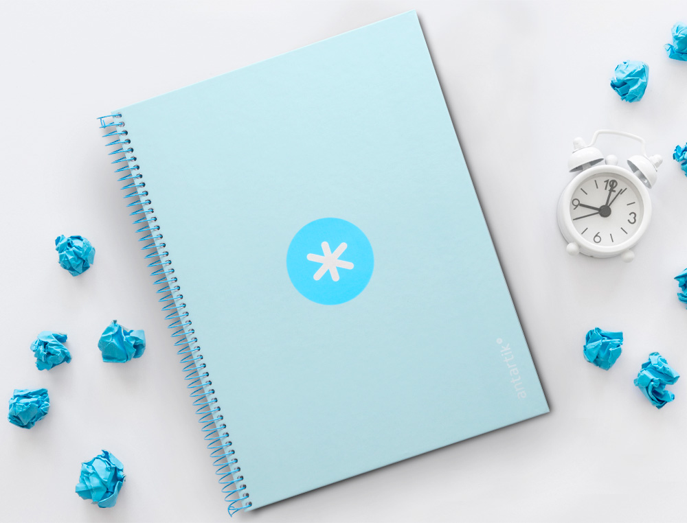 CUADERNO ESPIRAL A4 MICRO ANTARTIK TAPA FORRADA80H 90 GR HORIZONTAL 1 BANDA 4 TALADROS COLOR CELESTE